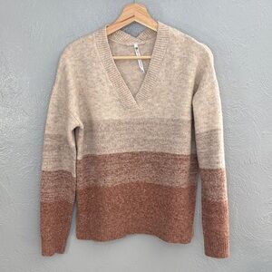 Kuhl Women's Ombre Colorblock V-Neck Knit Sweater Cozy Outdoor Neutrals Layering